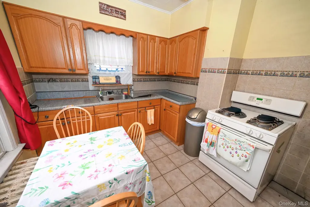 7025 71st Place Glendale NY 11385