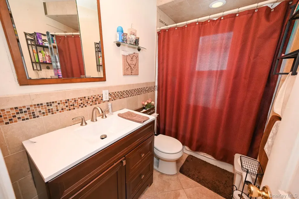 7025 71st Place Glendale NY 11385