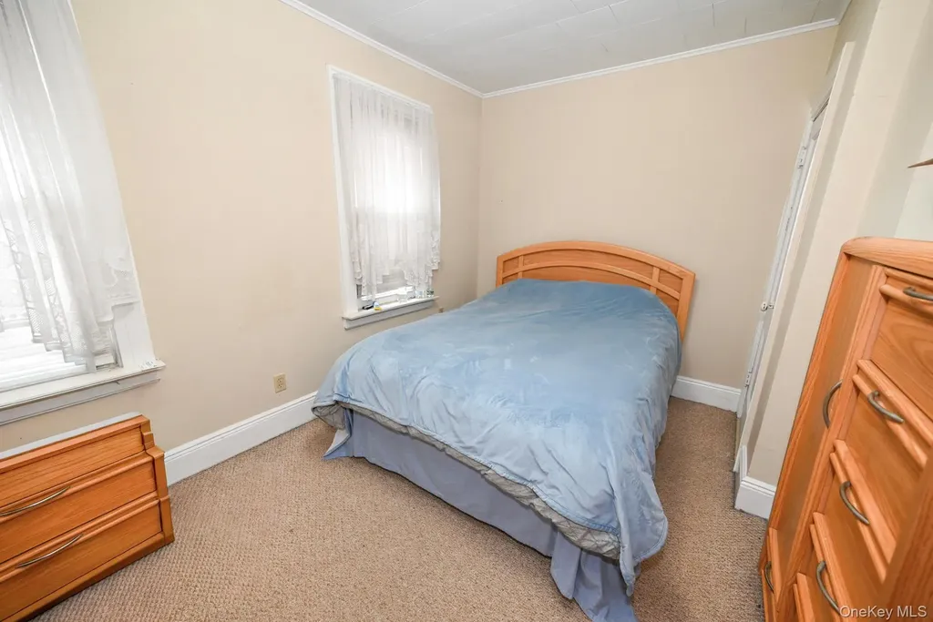 7025 71st Place Glendale NY 11385