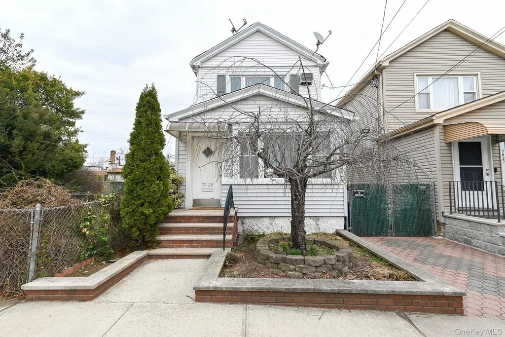 7025 71st Place Glendale NY 11385