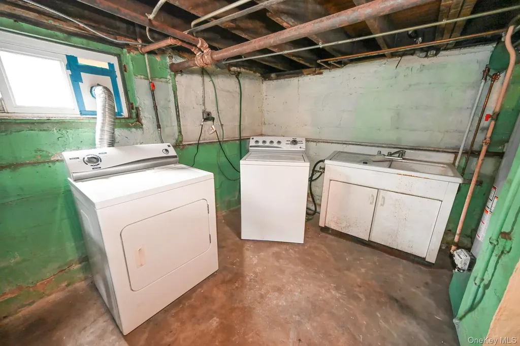 7025 71st Place Glendale NY 11385