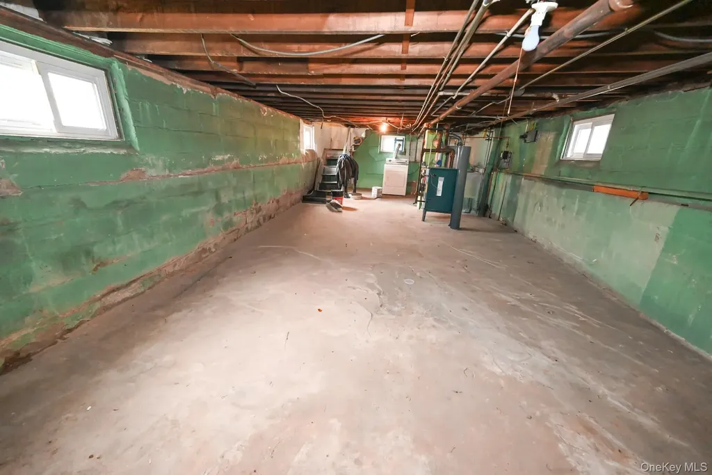 7025 71st Place Glendale NY 11385