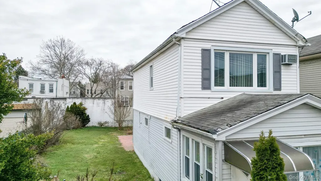 7025 71st Place Glendale NY 11385