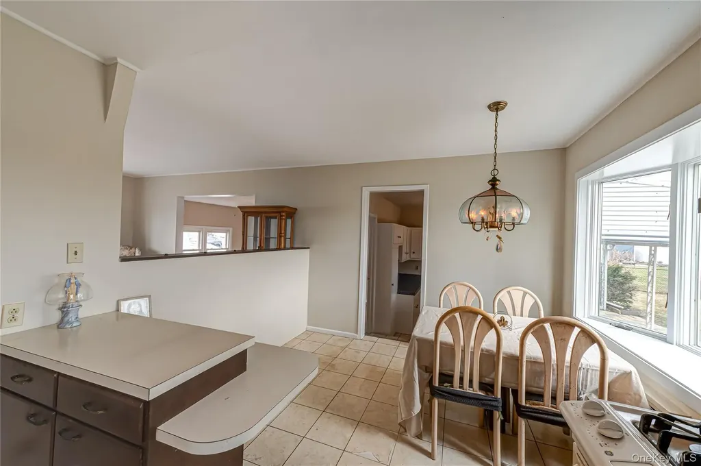 855 Pease Lane West Islip NY 11795
