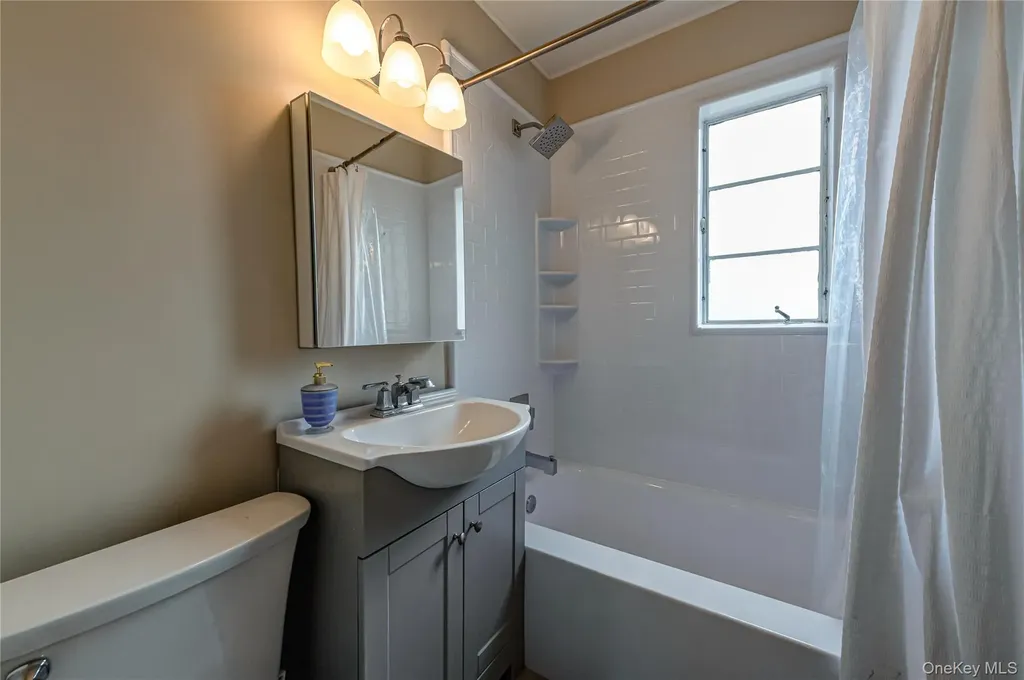 855 Pease Lane West Islip NY 11795