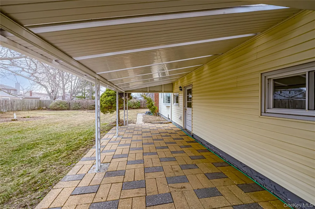 855 Pease Lane West Islip NY 11795
