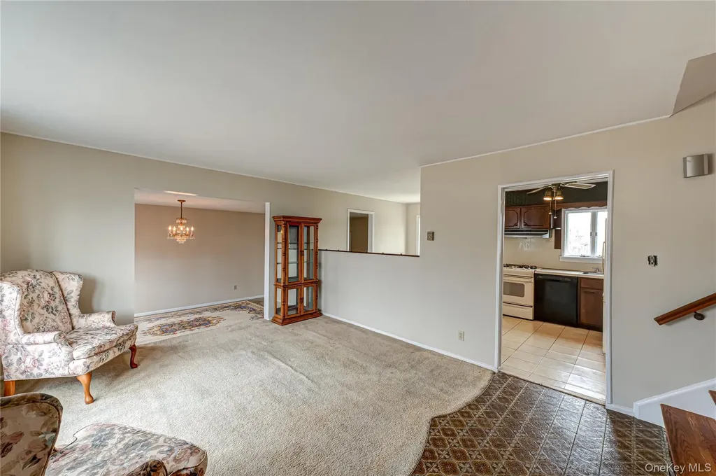 855 Pease Lane West Islip NY 11795