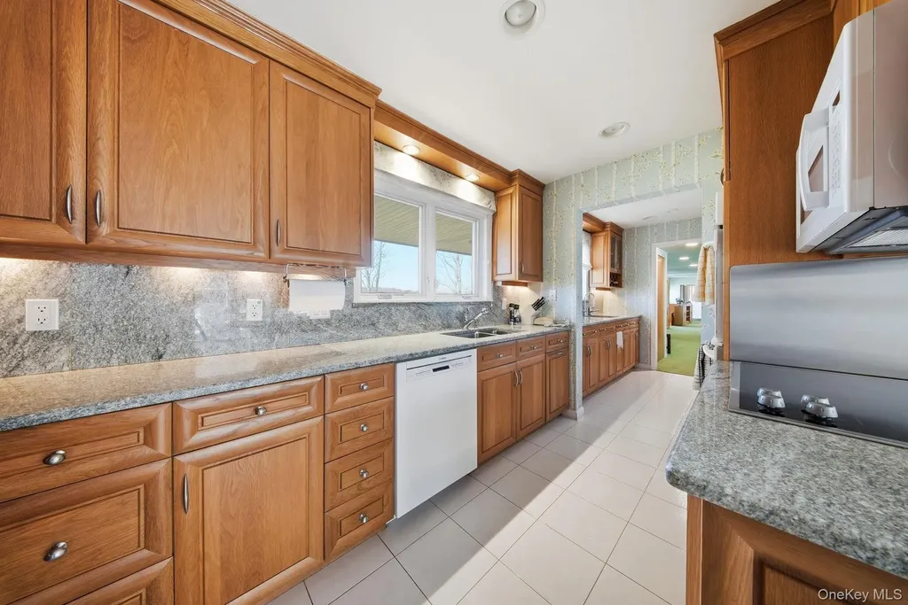 736 State Route 94 N Warwick NY 10990