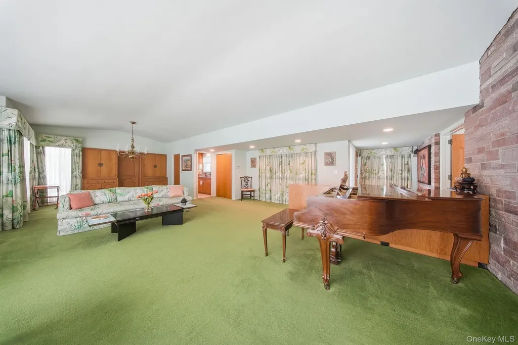 736 State Route 94 N Warwick NY 10990