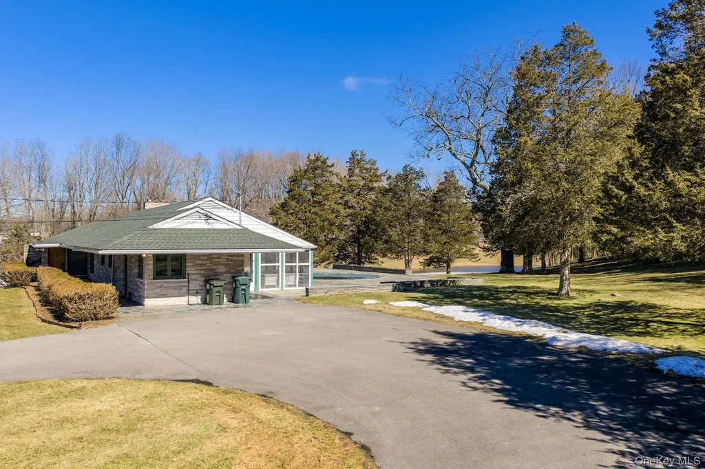 736 State Route 94 N Warwick NY 10990