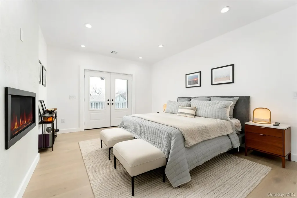 40 Waters Edge Road Southampton NY 11968