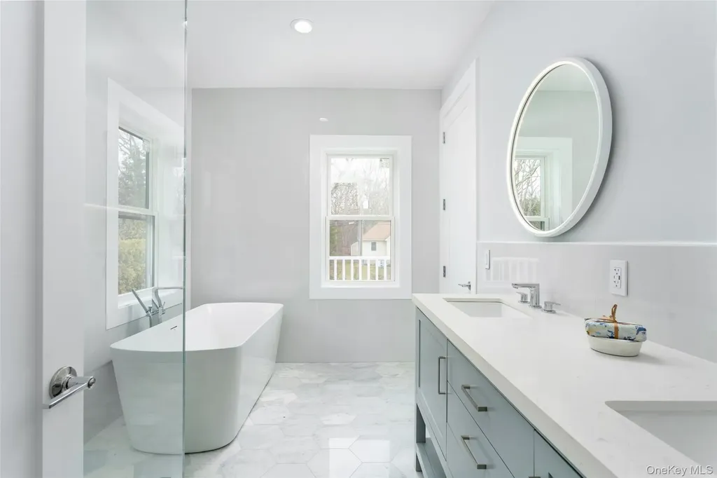 40 Waters Edge Road Southampton NY 11968