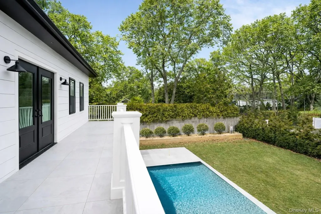 40 Waters Edge Road Southampton NY 11968