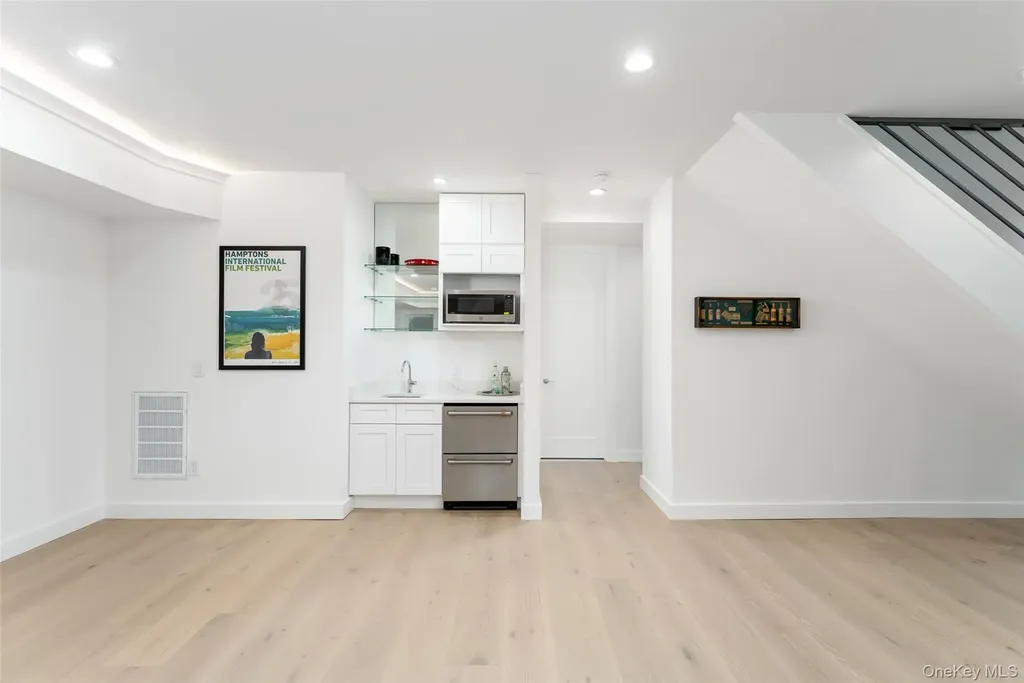 40 Waters Edge Road Southampton NY 11968