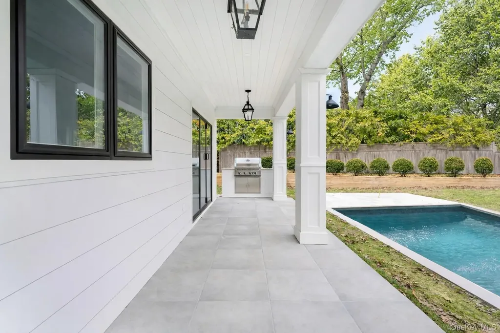 40 Waters Edge Road Southampton NY 11968