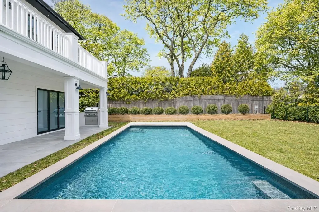 40 Waters Edge Road Southampton NY 11968