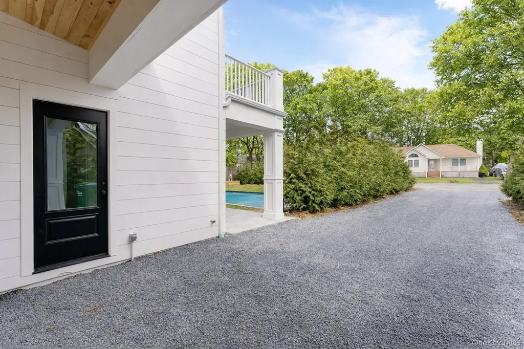 40 Waters Edge Road Southampton NY 11968