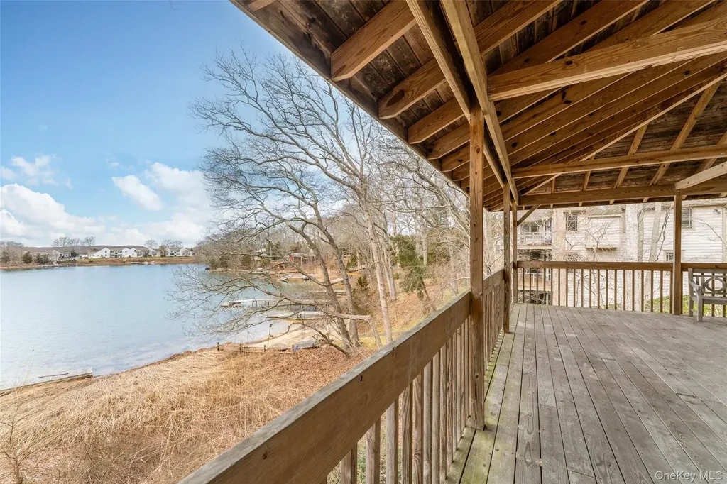 40 Waters Edge Road Southampton NY 11968