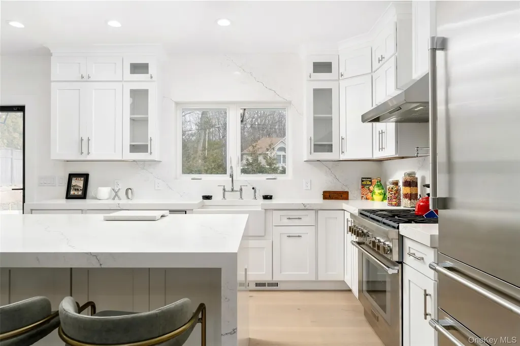 40 Waters Edge Road Southampton NY 11968