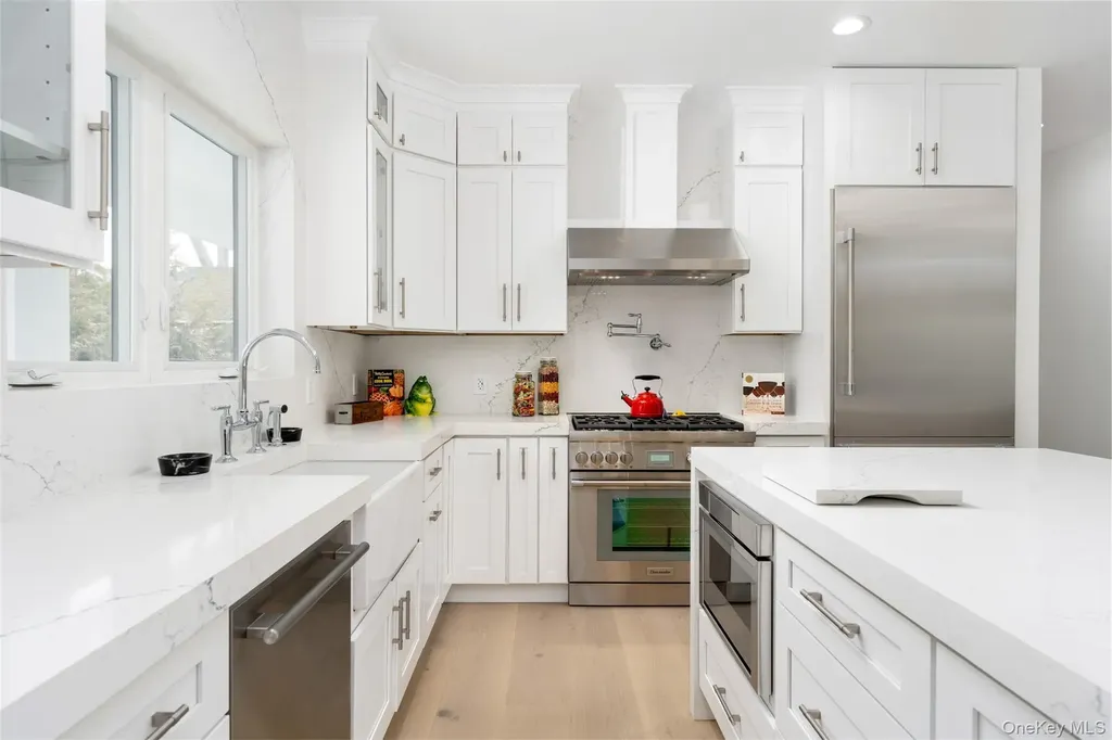 40 Waters Edge Road Southampton NY 11968