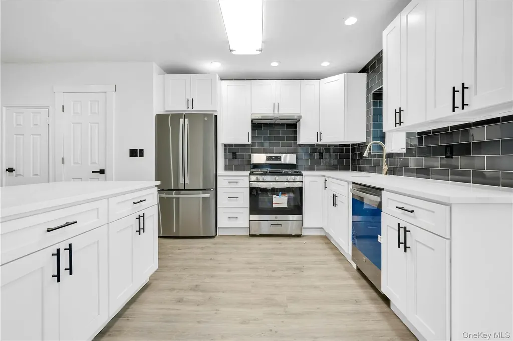 2829 Schurz Avenue Bronx NY 10465