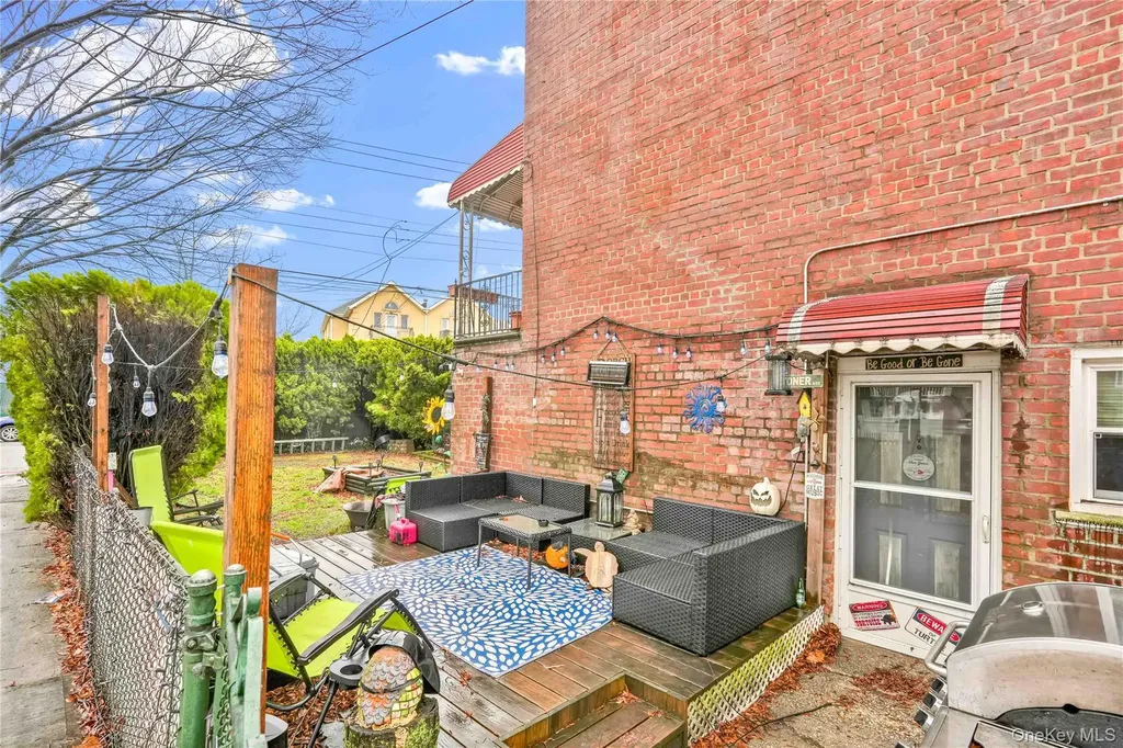 2829 Schurz Avenue Bronx NY 10465