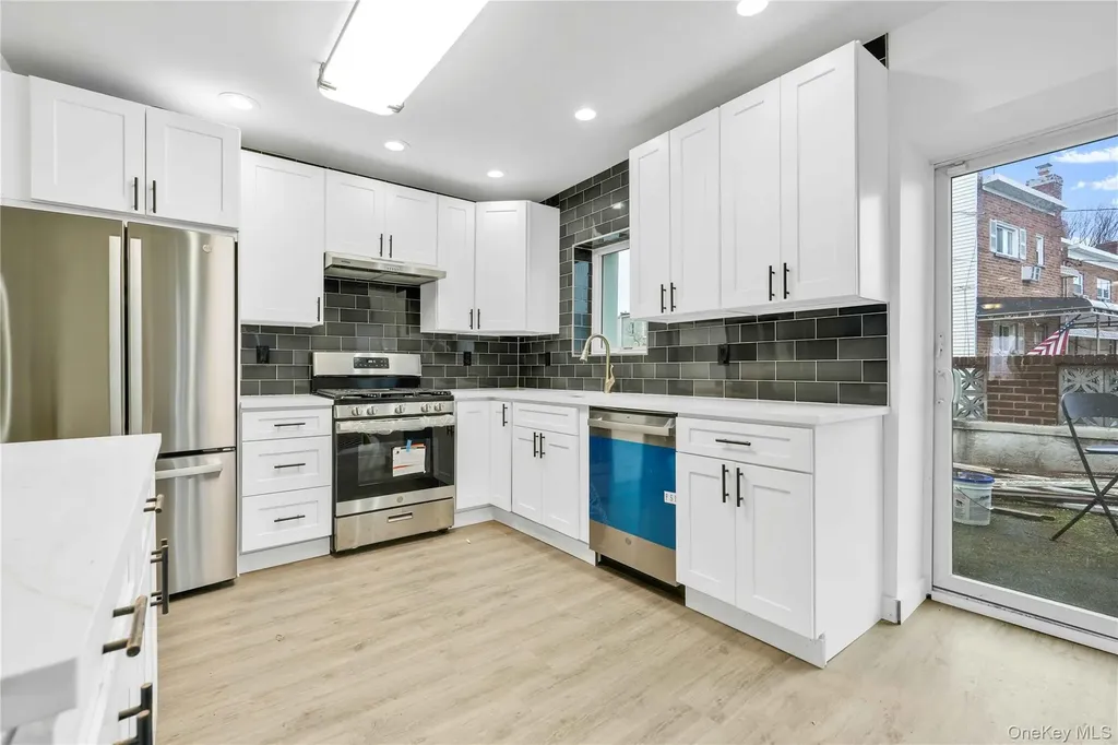 2829 Schurz Avenue Bronx NY 10465