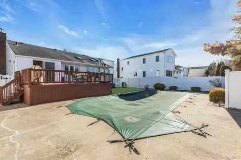 2505 Walters Court Bellmore NY 11710