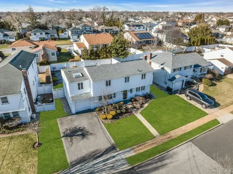 2505 Walters Court Bellmore NY 11710