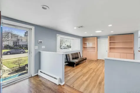 2505 Walters Court Bellmore NY 11710