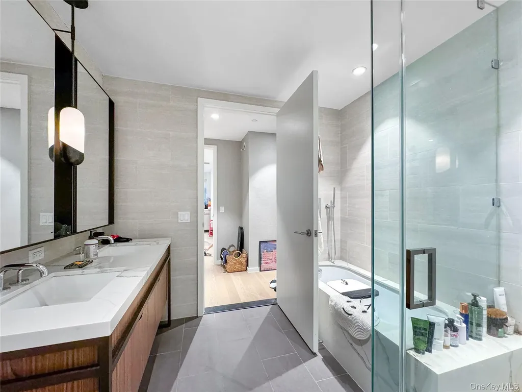 13327 39th Avenue Flushing NY 11354