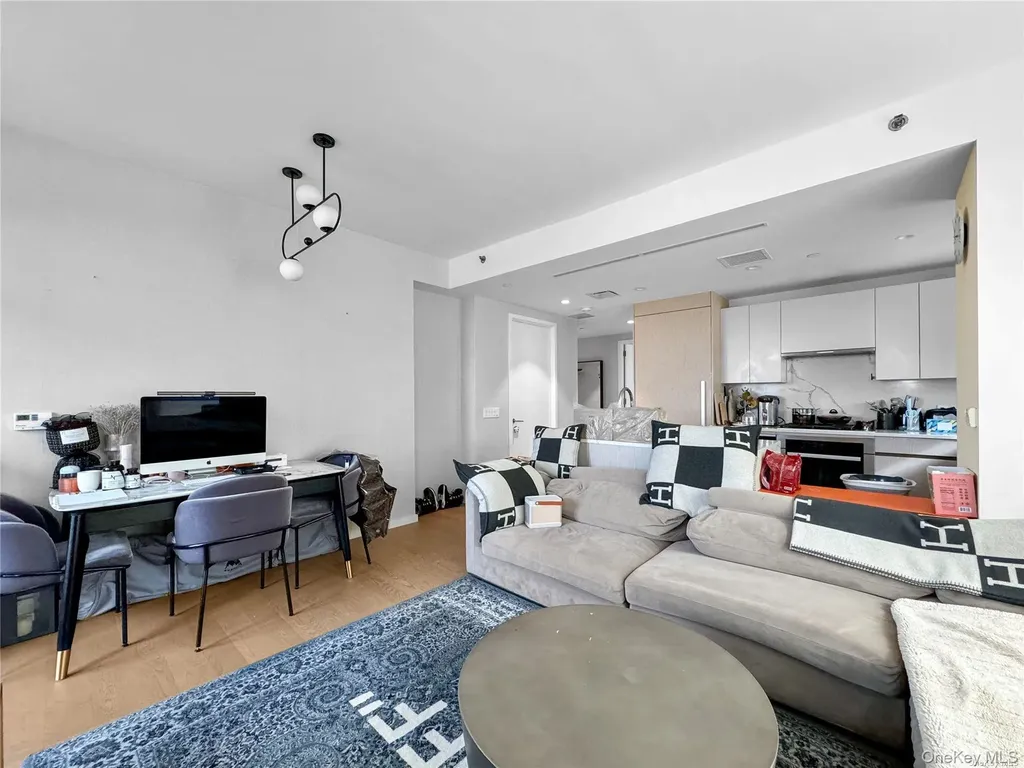 13327 39th Avenue Flushing NY 11354