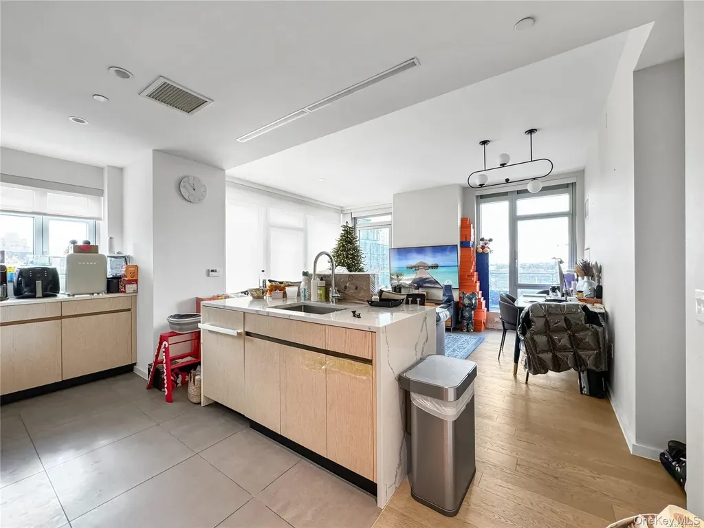 13327 39th Avenue Flushing NY 11354