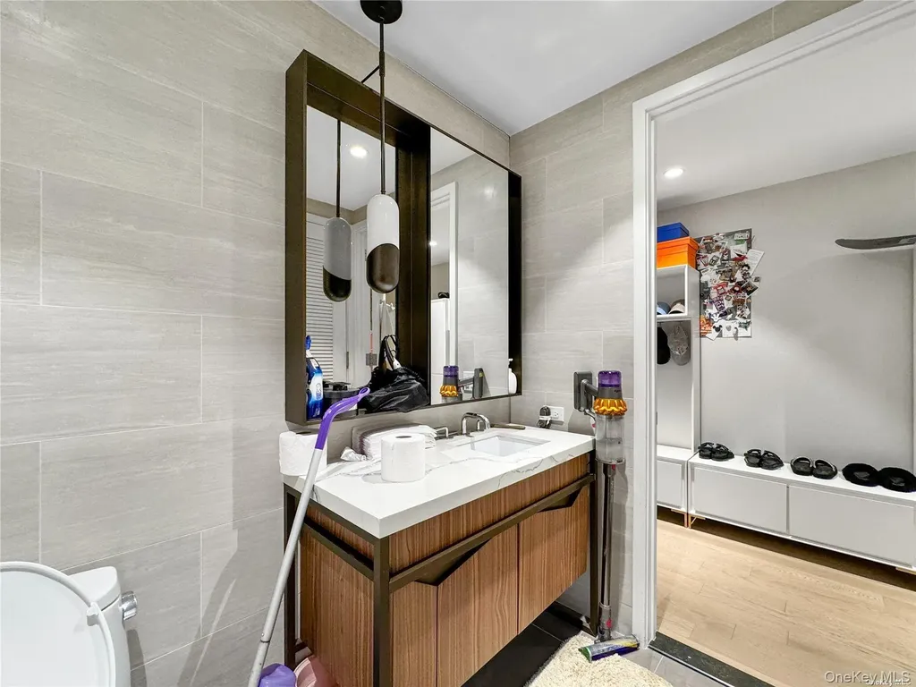 13327 39th Avenue Flushing NY 11354