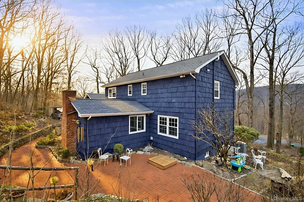 9 Crescent Lane Putnam Valley NY 10579