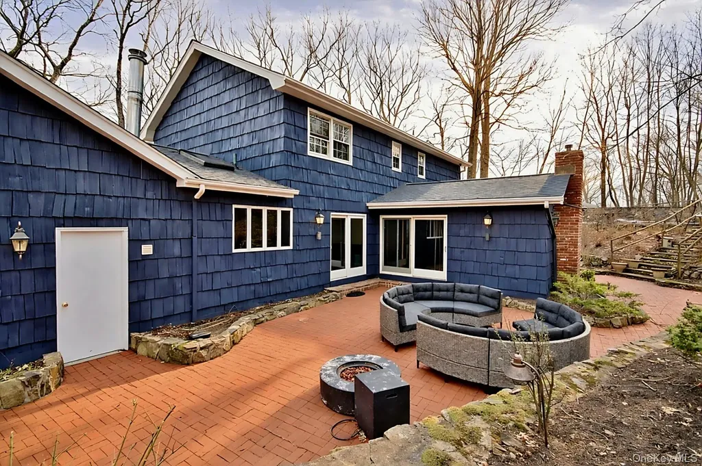 9 Crescent Lane Putnam Valley NY 10579