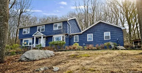 9 Crescent Lane Putnam Valley NY 10579