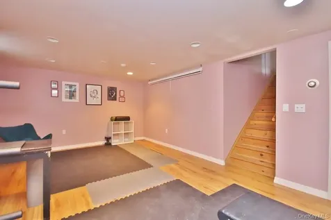 9 Crescent Lane Putnam Valley NY 10579