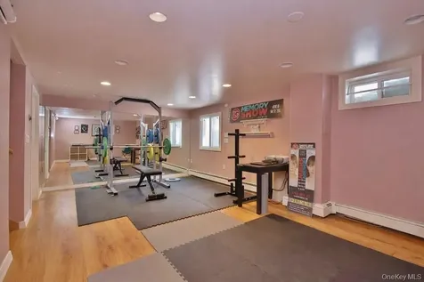 9 Crescent Lane Putnam Valley NY 10579