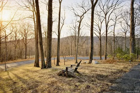 9 Crescent Lane Putnam Valley NY 10579