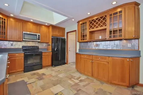 9 Crescent Lane Putnam Valley NY 10579