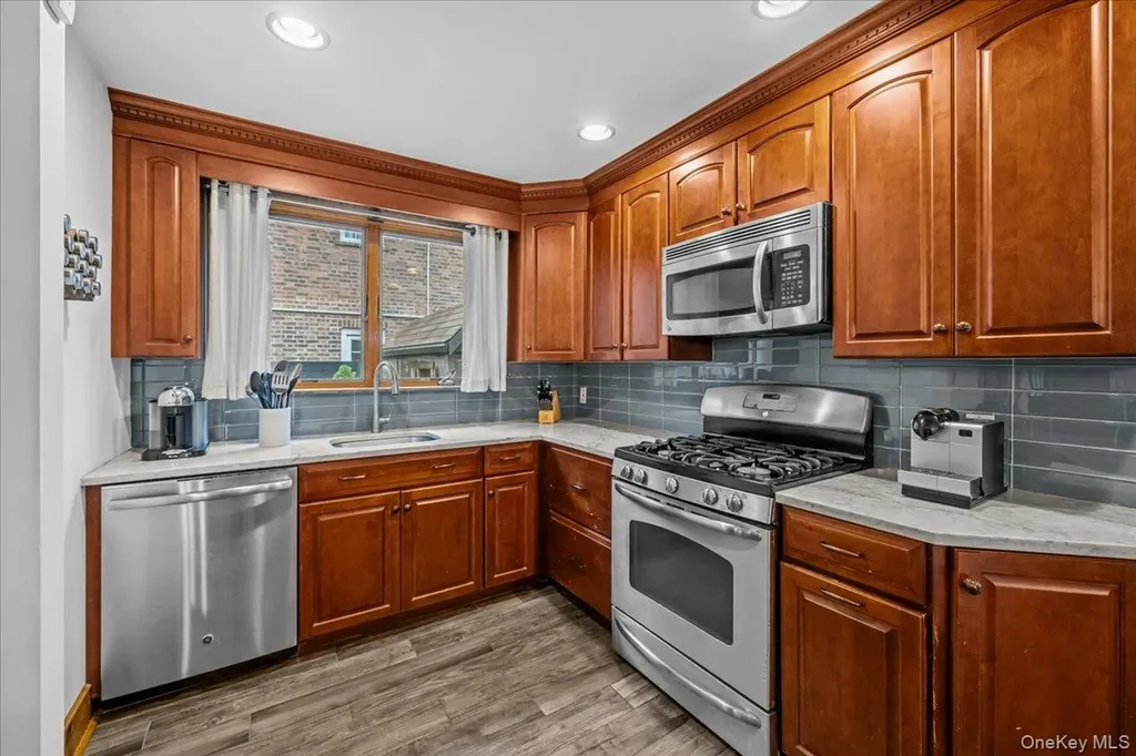 3318 Polo Place Bronx NY 10465