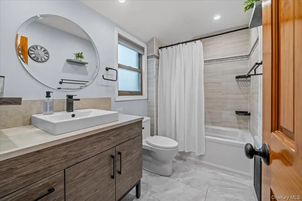 3318 Polo Place Bronx NY 10465