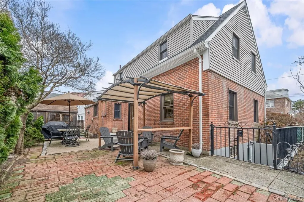 3318 Polo Place Bronx NY 10465