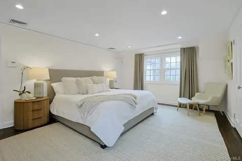 250 Mamaroneck Road Scarsdale NY 10583