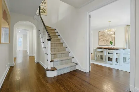 250 Mamaroneck Road Scarsdale NY 10583