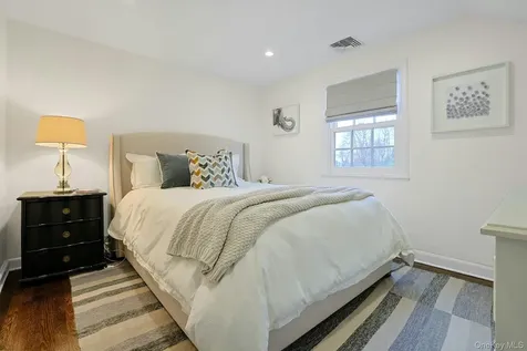 250 Mamaroneck Road Scarsdale NY 10583