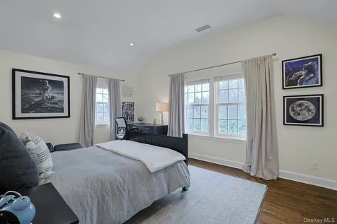 250 Mamaroneck Road Scarsdale NY 10583