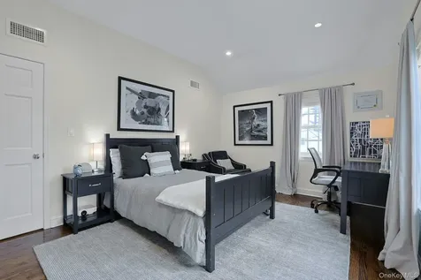 250 Mamaroneck Road Scarsdale NY 10583