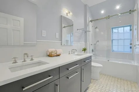 250 Mamaroneck Road Scarsdale NY 10583